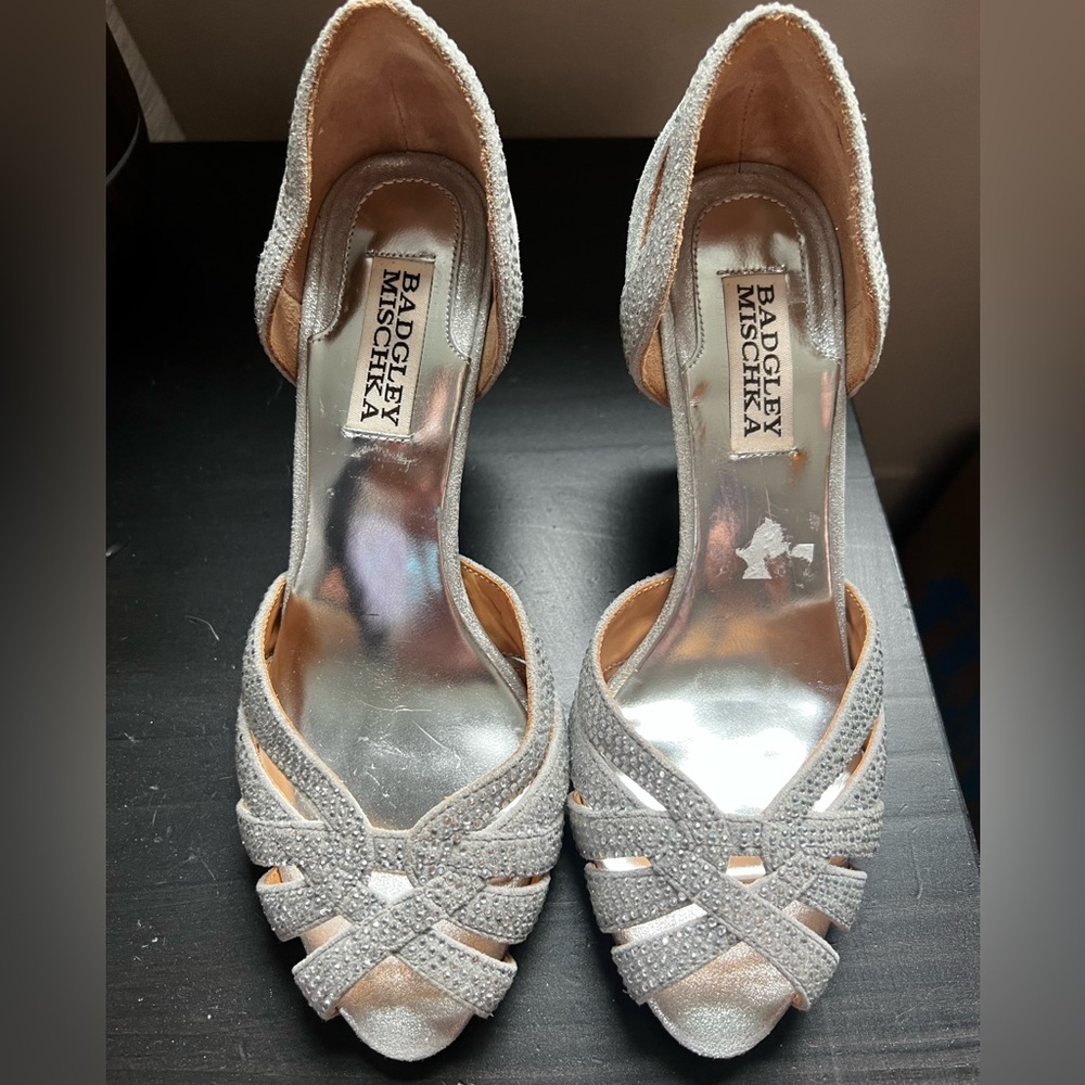 Bagdley Mischka Sandald silver rhinestone sandals size 6